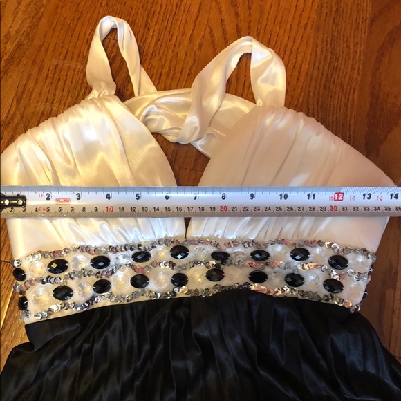 Stunning Black & white dress with rhinestone - Picture 7 of 7